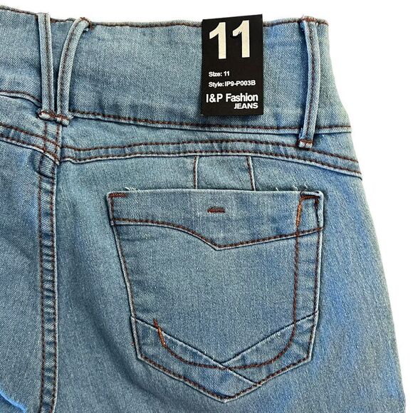 I&P Fashion Distressed Denim Bermuda Shorts Women's Casual Summer Wear Size 11‎ - Picture 6 of 11